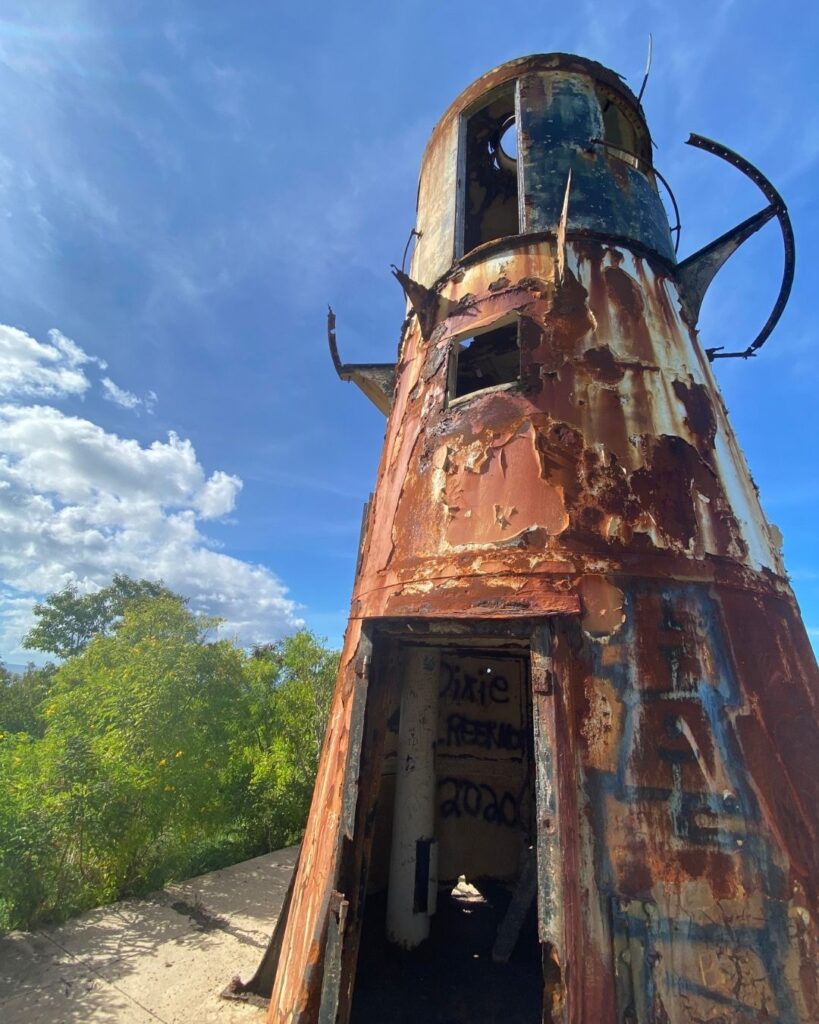 Hamm's Bluff Lighthouse up close